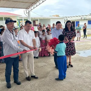 Lifting de México adopta segunda escuela en Moloacán, Veracruz